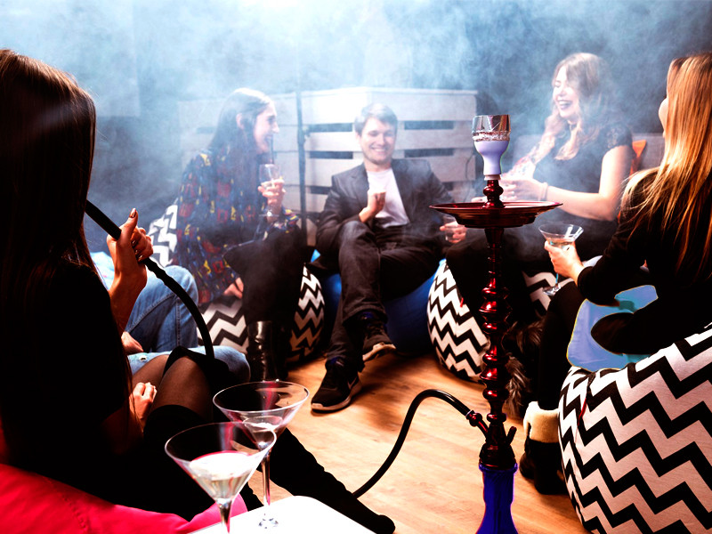 Развлечения под кальян: чем заняться во время курения кальяна